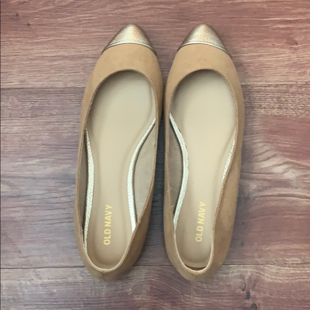 Flat shoes